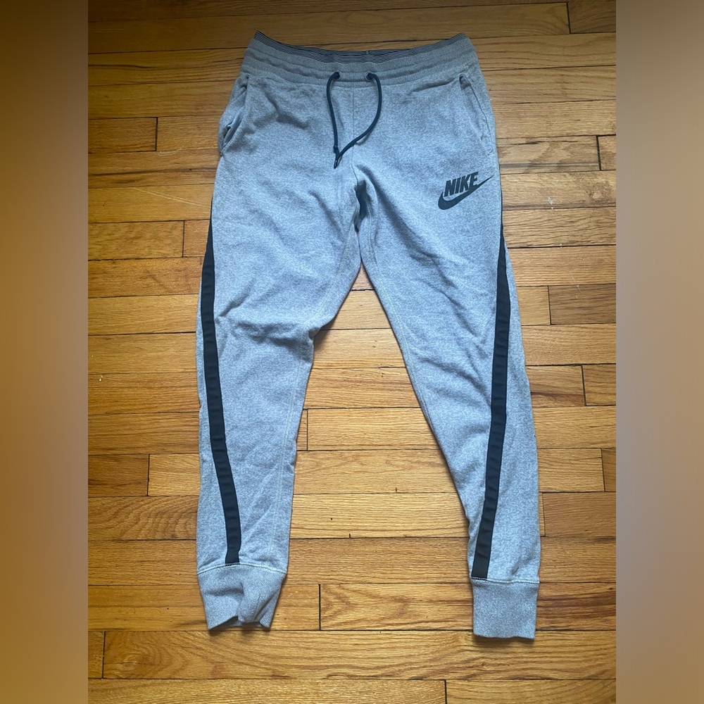 NIKE women’s fleece district 72 jogger pant